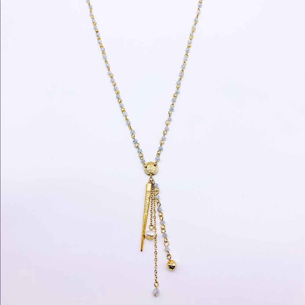 Beaded lariat (rope or Y) necklace with pendant.